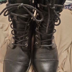 Combat boots